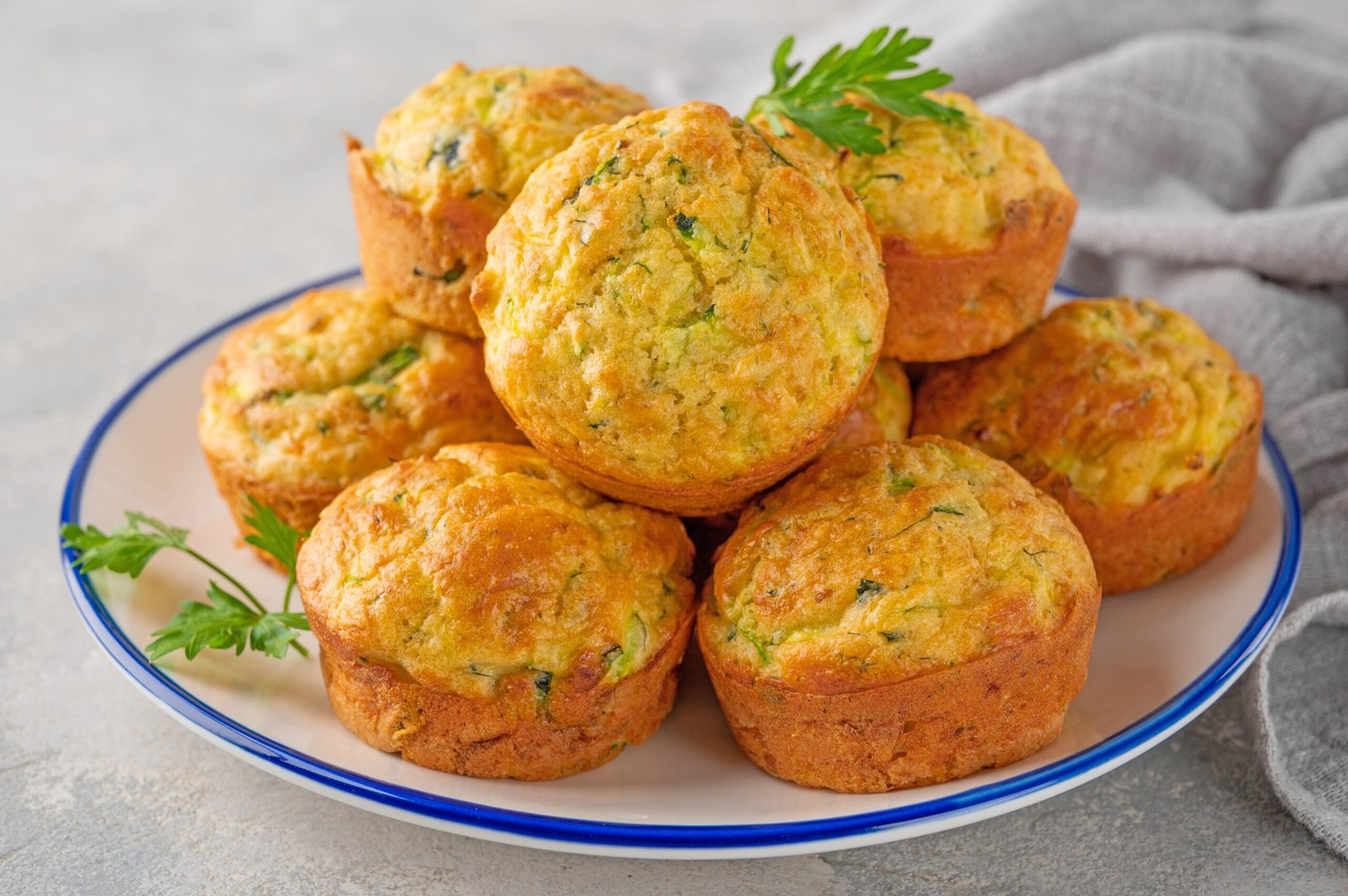 Receita Muffin de Legumes sem glúten e Espetinho de frutas – Thamires Lima