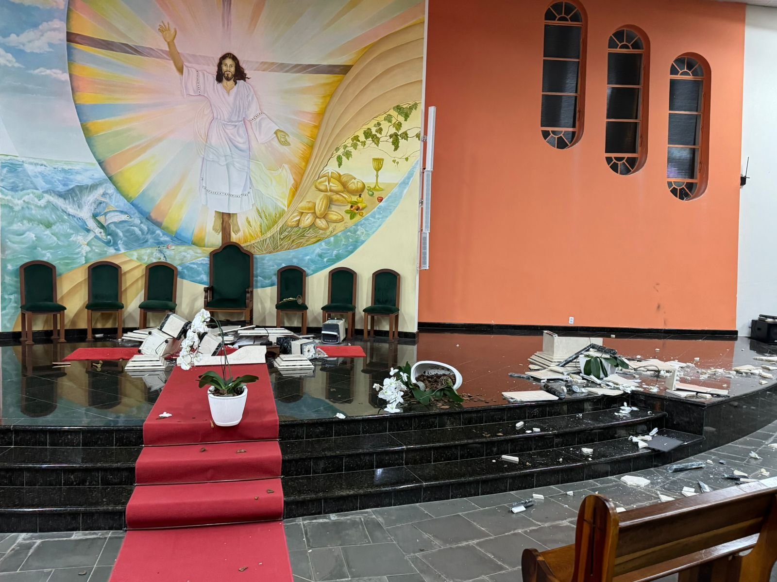Igreja é depredada em Campinas