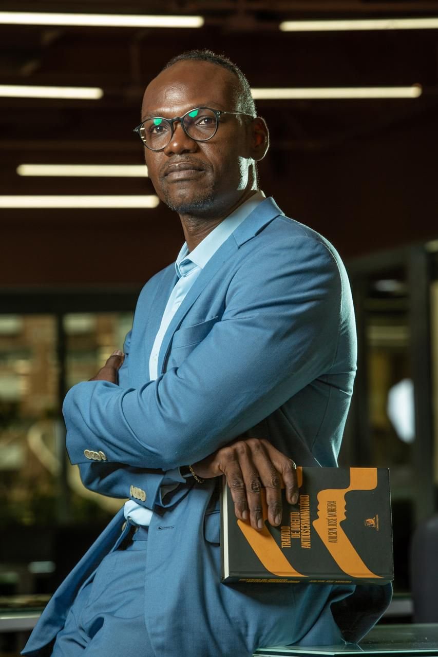 Mês da Consciência Negra e Racismo no Mercado de Trabalho – Robson Batista