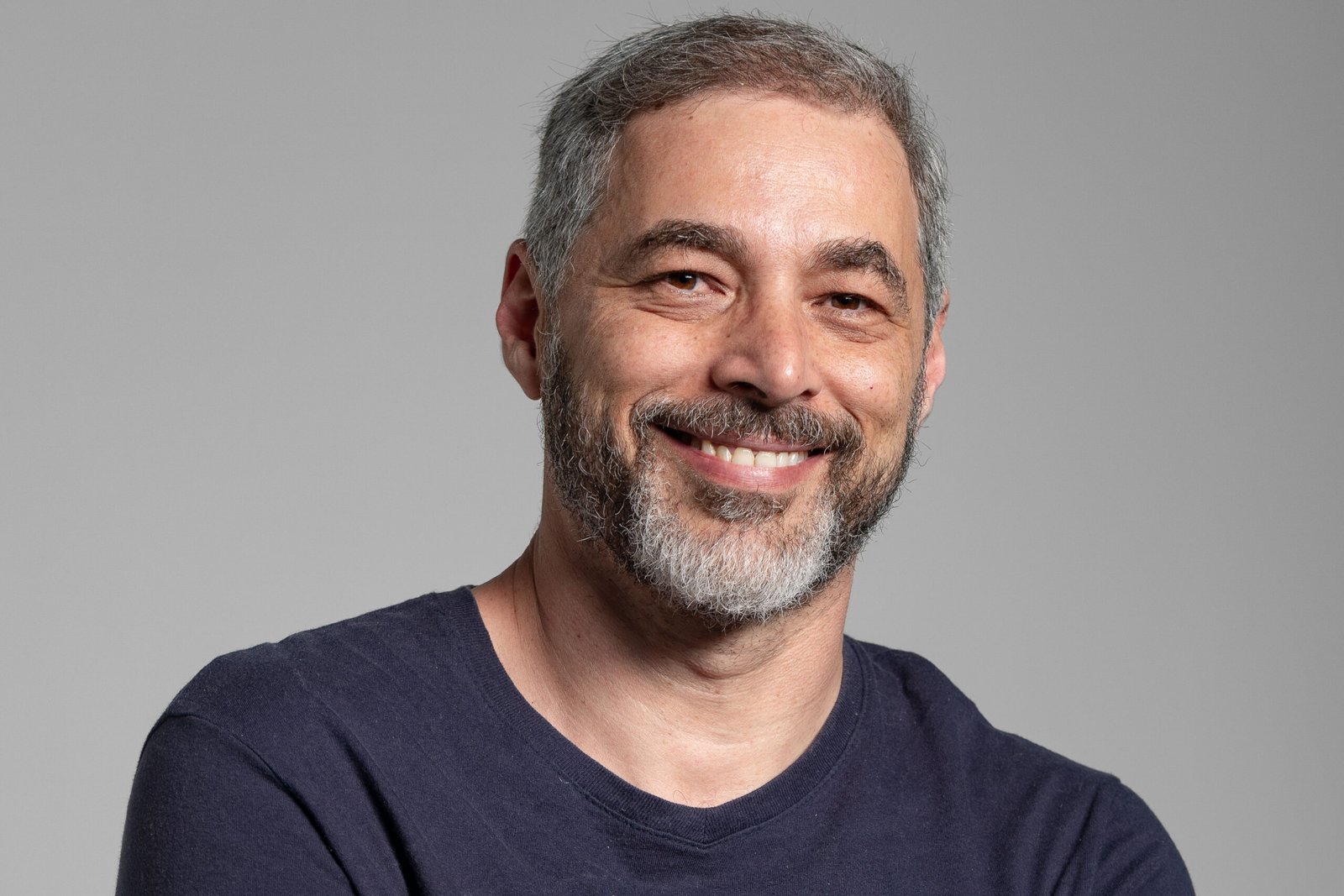 Ricardo Mello explica a política brasileira de forma descomplicada na internet