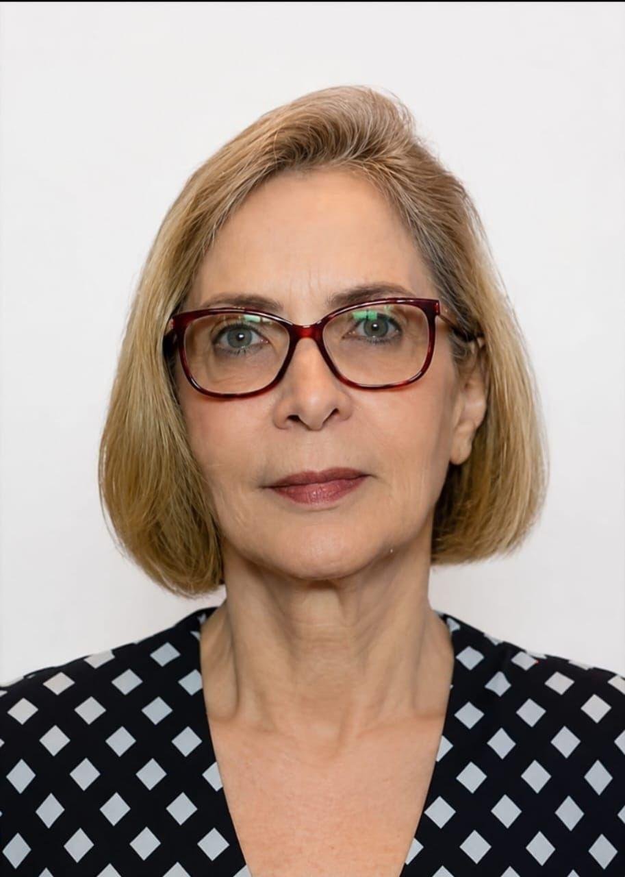 Estudo clínico revela que ambiente molda comportamento adolescente – Dra Angela Maria Spínola e Castro
