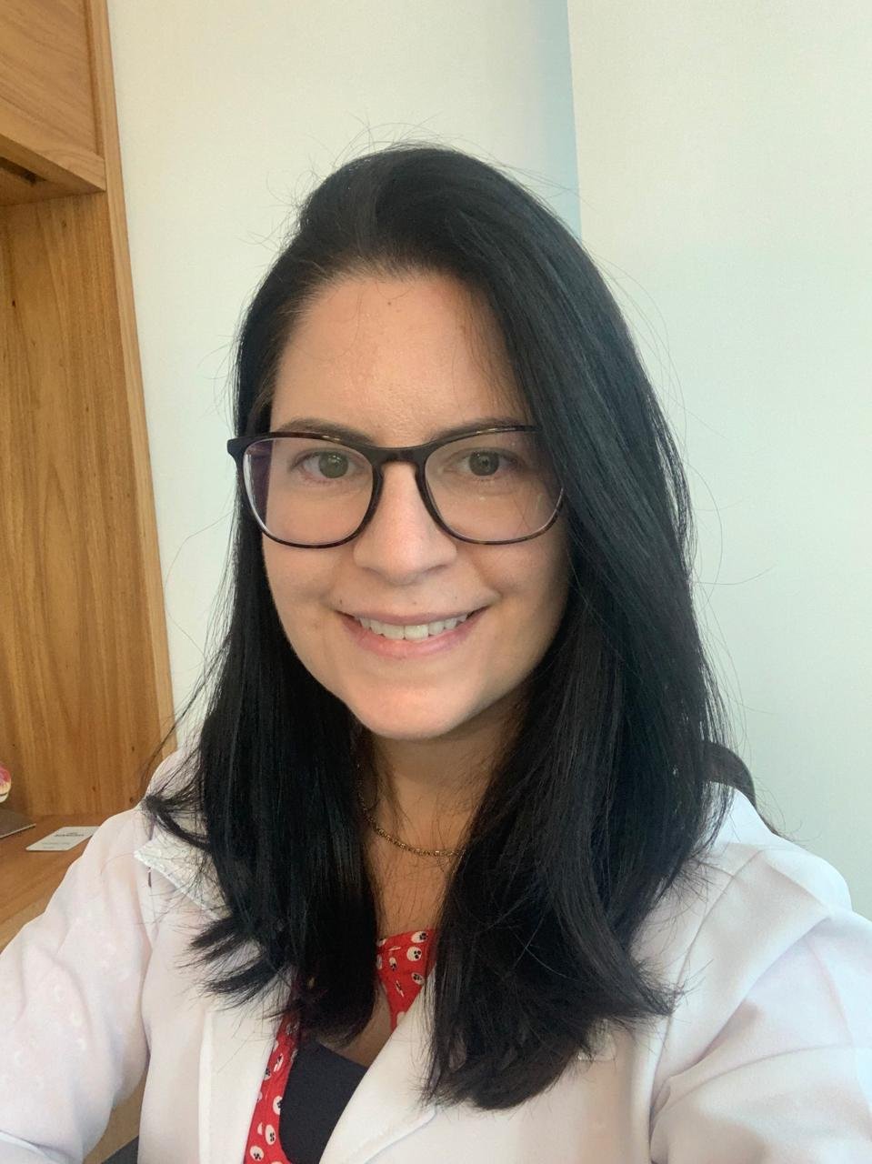 Evolução do tratamento do LES e Nefrite Lúpica e sobre o uso de biológicos na janela de oportunidade do tratamento – Dra. Luciana Seguro, reumatologista do Hospital das Clínicas da Faculdade de Medicina da USP e membro da Comissão de Lúpus da Sociedade Brasileira de Reumatologia