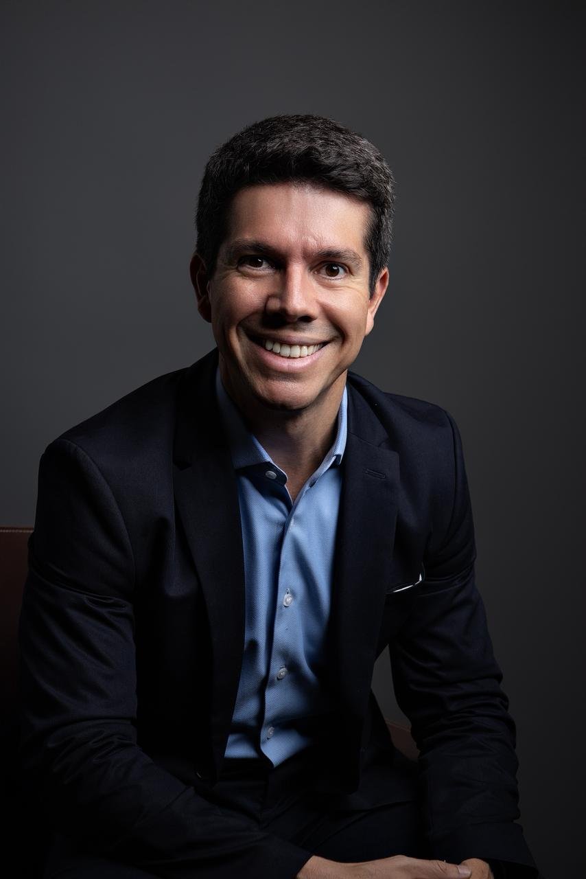 Avanços na dermatologia abrem “nova era” para o tratamento do vitiligo –   Dr. Gustavo Novaes, dermatologista, é membro da Sociedade Brasileira de Dermatologista