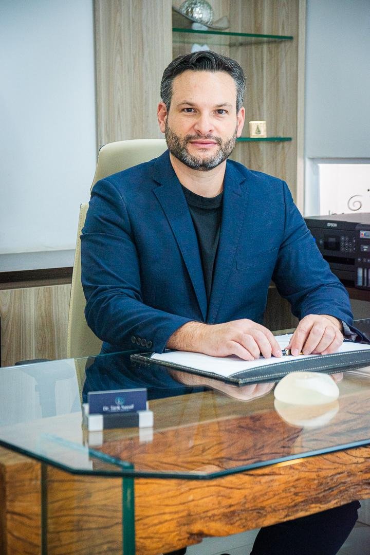 Adeus, silicone: famosas puxam movimento e mulheres repensam o corpo, sob uma nova estética – Dr. Tarik Nassif – cirurgião plástico