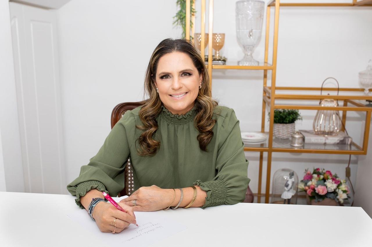Cabelo afinando não é necessariamente calvície – Dra Tatiana Tournieux – cirurgiã plástica