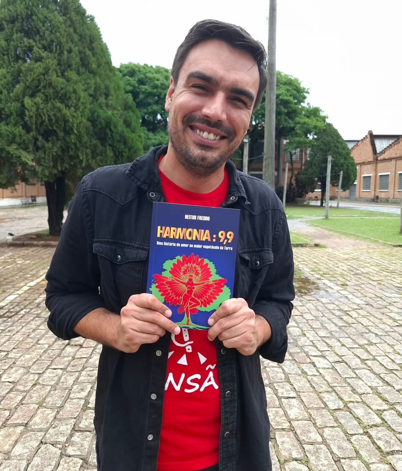 Apresentador Heitor Freddo lança romance de estreia com eventos em Jundiaí e Campinas