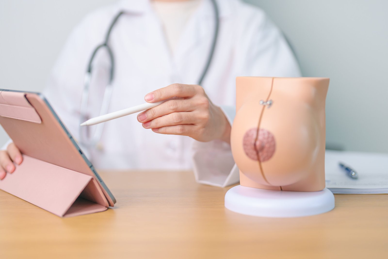 Ministério da Educação aprimora a residência médica em Mastologia – José Pereira Guará – coordenador do Departamento de Residência Médica da SBM