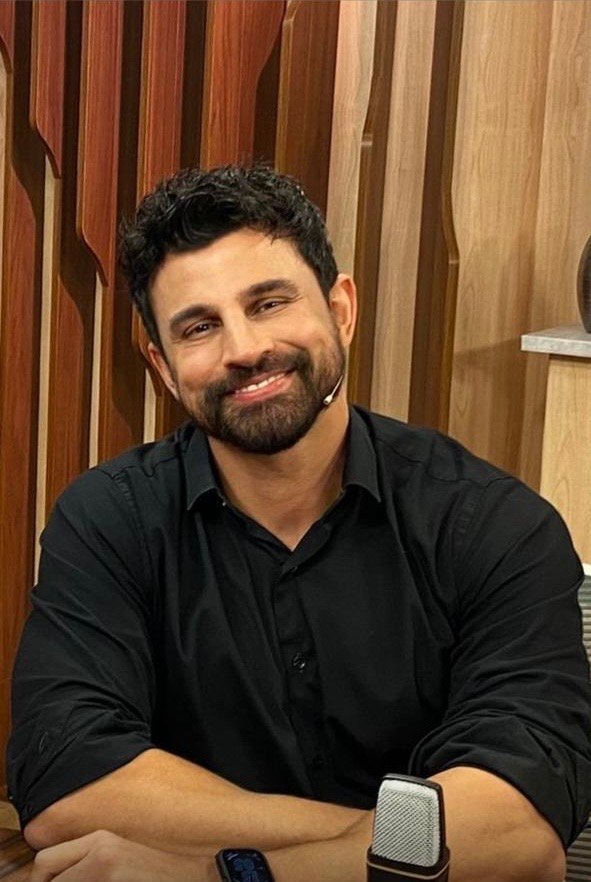 Mundo real e virtual colidem em aventura literária de Renan Carvalho