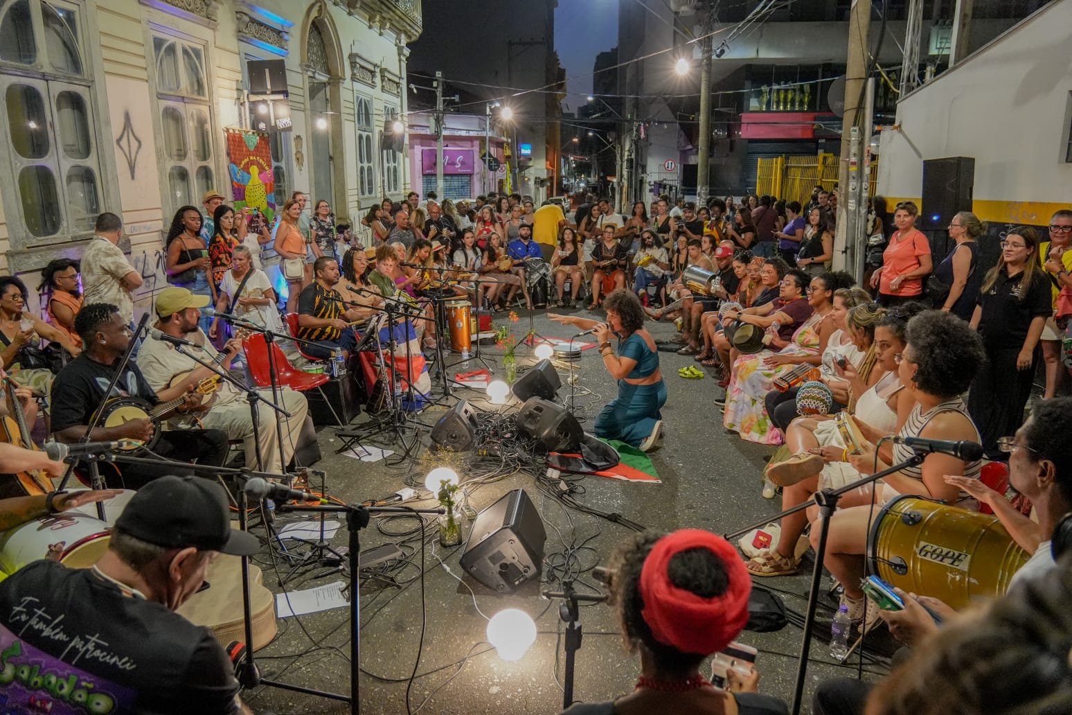 Festival gratuito na Praça Durval Pattaro reúne grupos locais e samba de bumbo no fim de semana